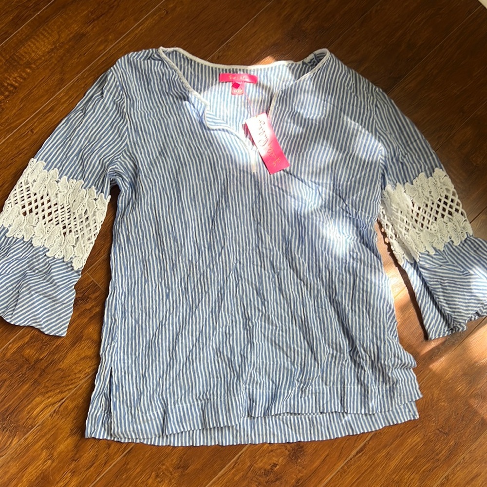 Lilly Pulitzer  Amelia Island Flouncr Sleeve shirt in coastal blue size medium